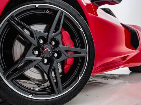 Used 2021 Chevrolet Corvette Stingray Preferred Cpe w/ Z51 Performance Package RWD image 5