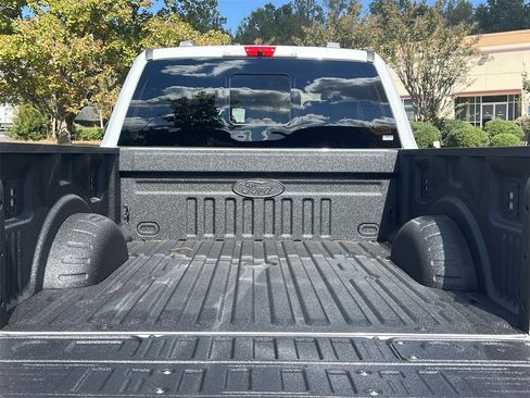 New 2026 Ford F250 Lariat w/ Black Appearance Package image 30