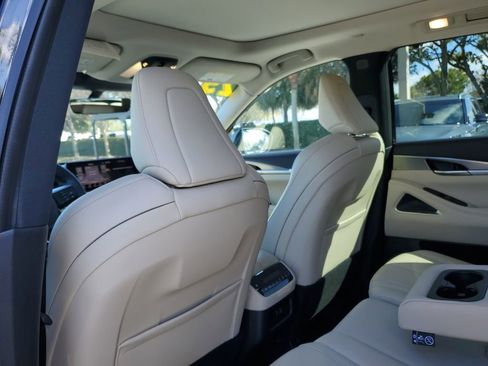 Used 2025 INFINITI QX60 Luxe FWD image 10