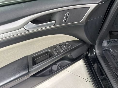 Used 2018 Ford Fusion S FWD image 9