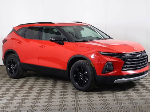 Used 2021 Chevrolet Blazer LT AWD/4WD image 2