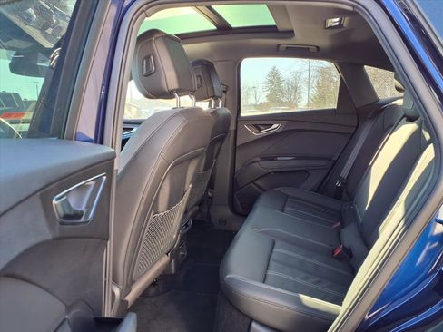 Used 2023 Audi Q4 e-tron Premium image 29
