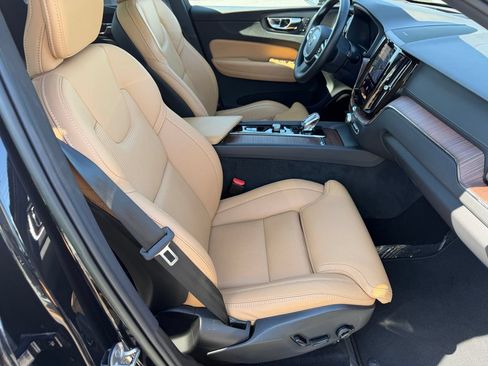 Certified 2023 Volvo XC60 B5 Ultimate w/ Climate Package AWD/4WD image 15