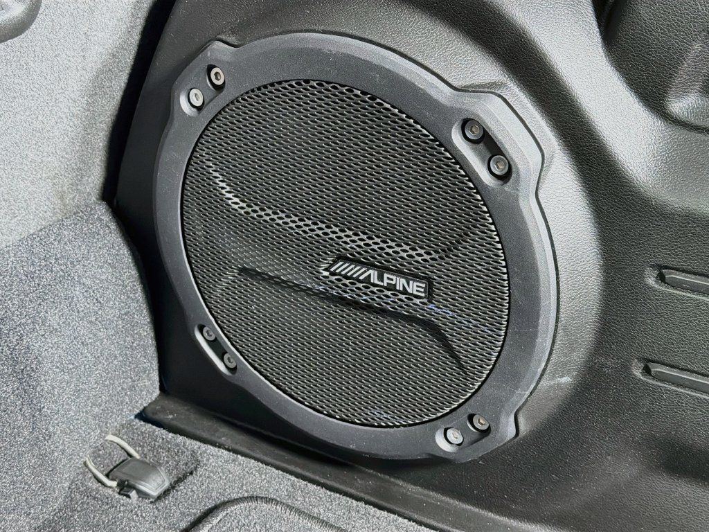 Used 2022 Jeep Wrangler Unlimited Sahara AWD/4WD image 18