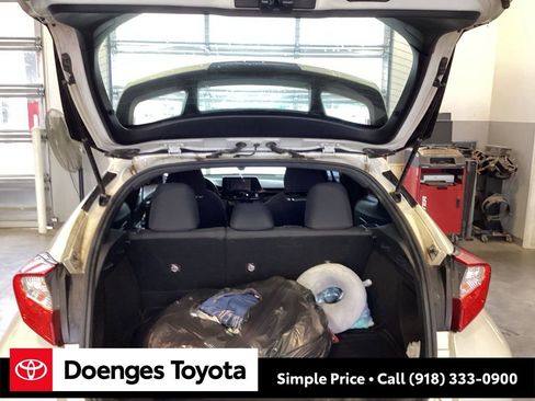 Used 2018 Toyota C-HR XLE image 11