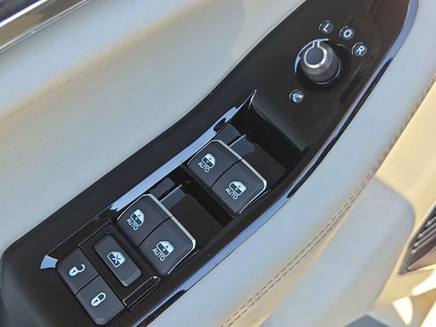 Used 2022 Jeep Grand Cherokee Overland image 17