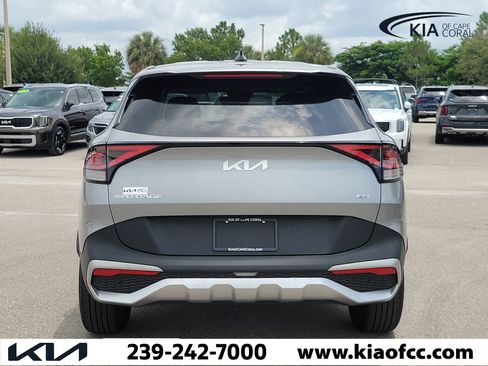 Used 2025 Kia Sportage LX AWD/4WD image 5