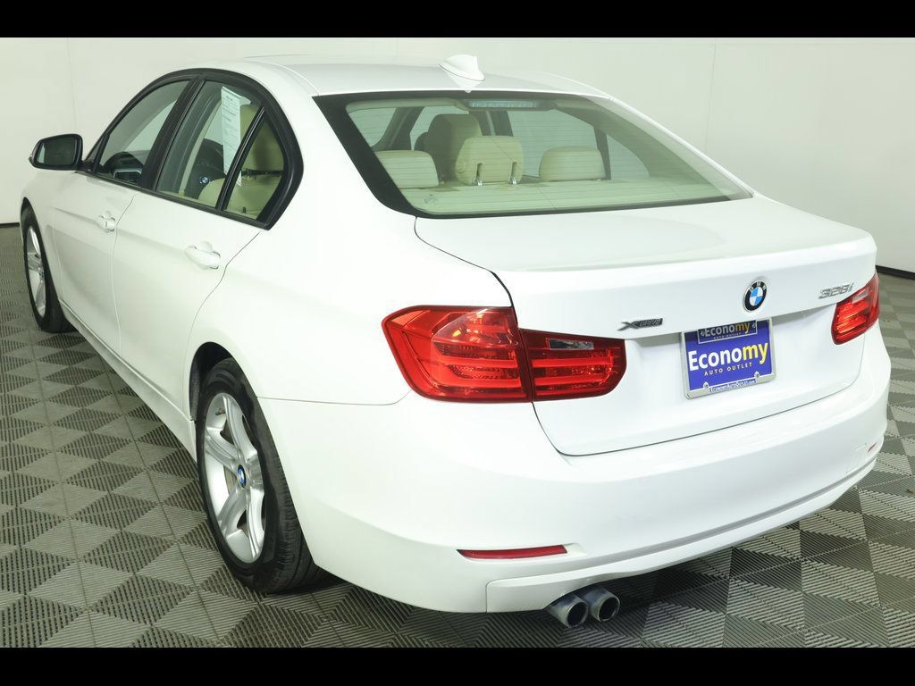 Used 2013 BMW 328i xDrive Sedan AWD/4WD image 6