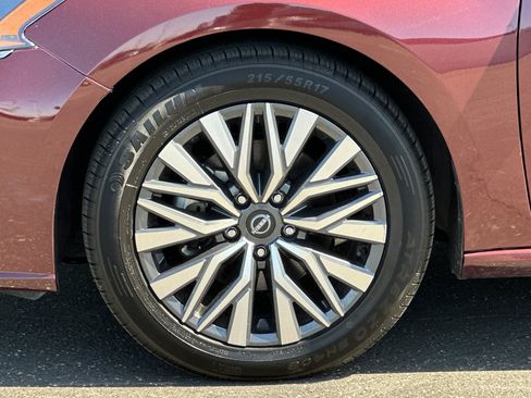Certified 2024 Nissan Altima 2.5 SV FWD image 25
