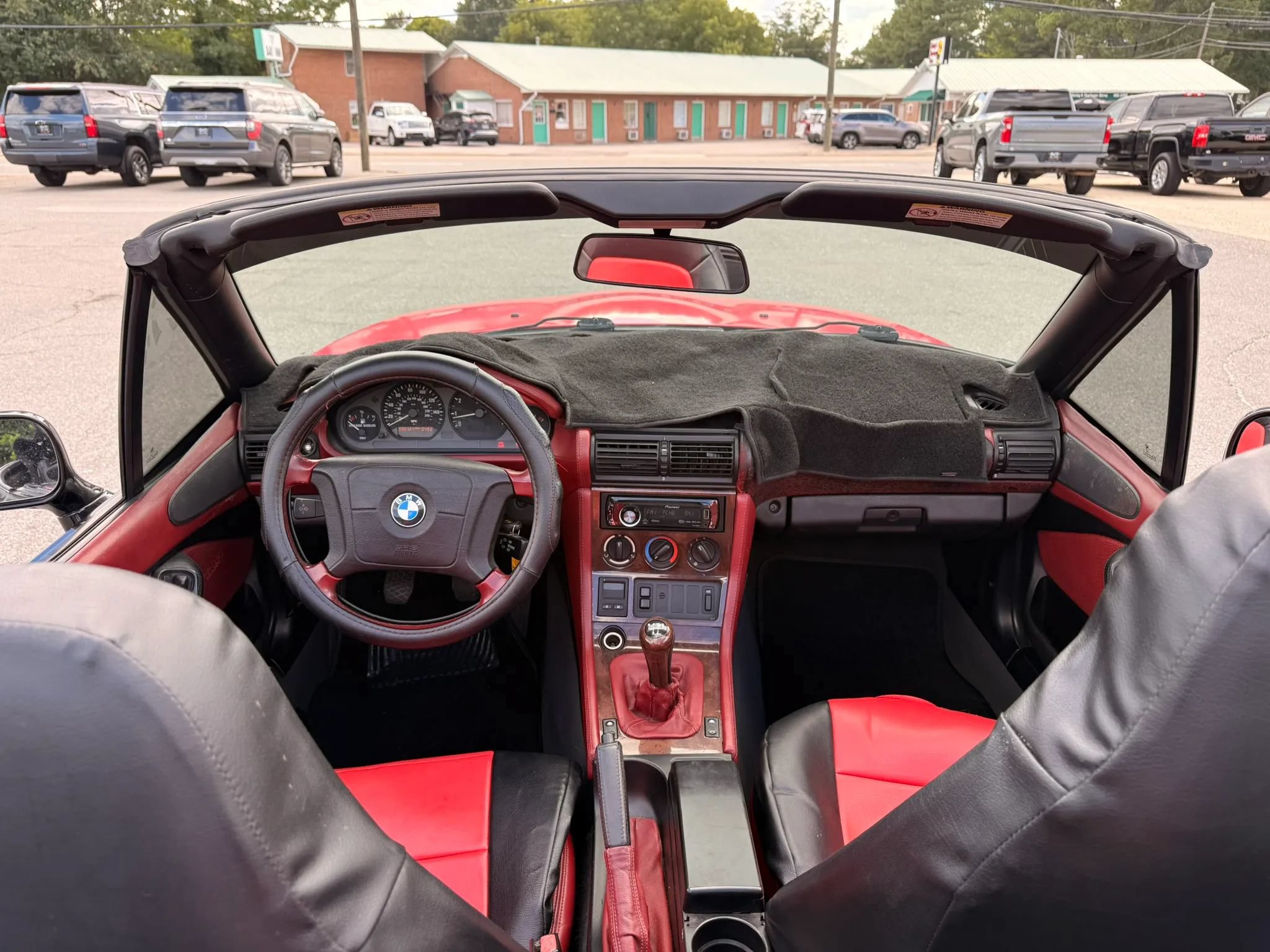 Used 1997 BMW Z3 2.8 RWD image 13