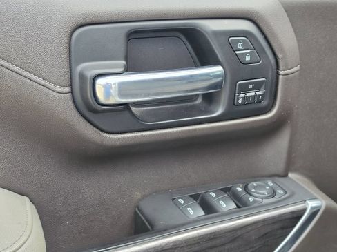 Used 2020 Chevrolet Silverado 1500 LTZ w/ LTZ Convenience Package AWD/4WD image 18