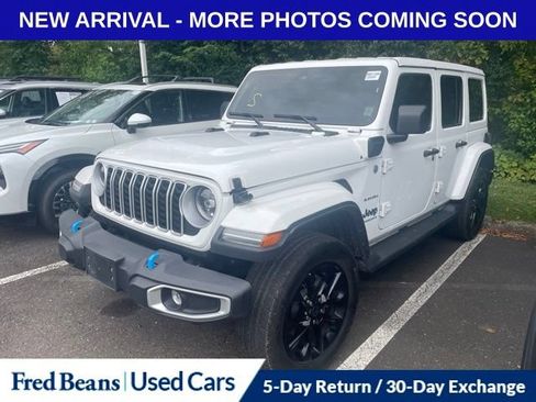 Used 2024 Jeep Wrangler Unlimited Sahara w/ Safety Group AWD/4WD image 3