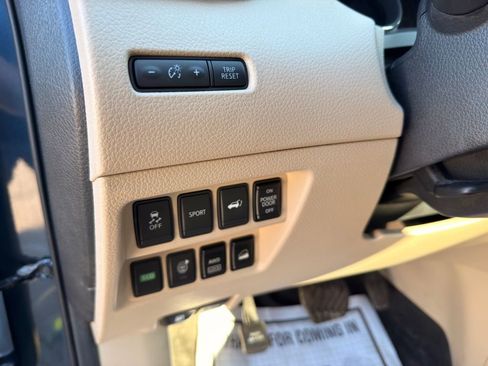 Used 2016 Nissan Rogue SV w/ SV Premium Package image 39