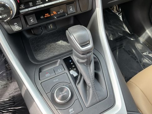 Used 2023 Toyota RAV4 XLE Premium AWD/4WD image 26