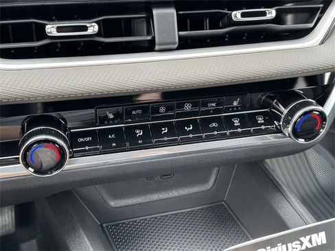 New 2026 Chevrolet Equinox LT w/ Convenience Package II image 28