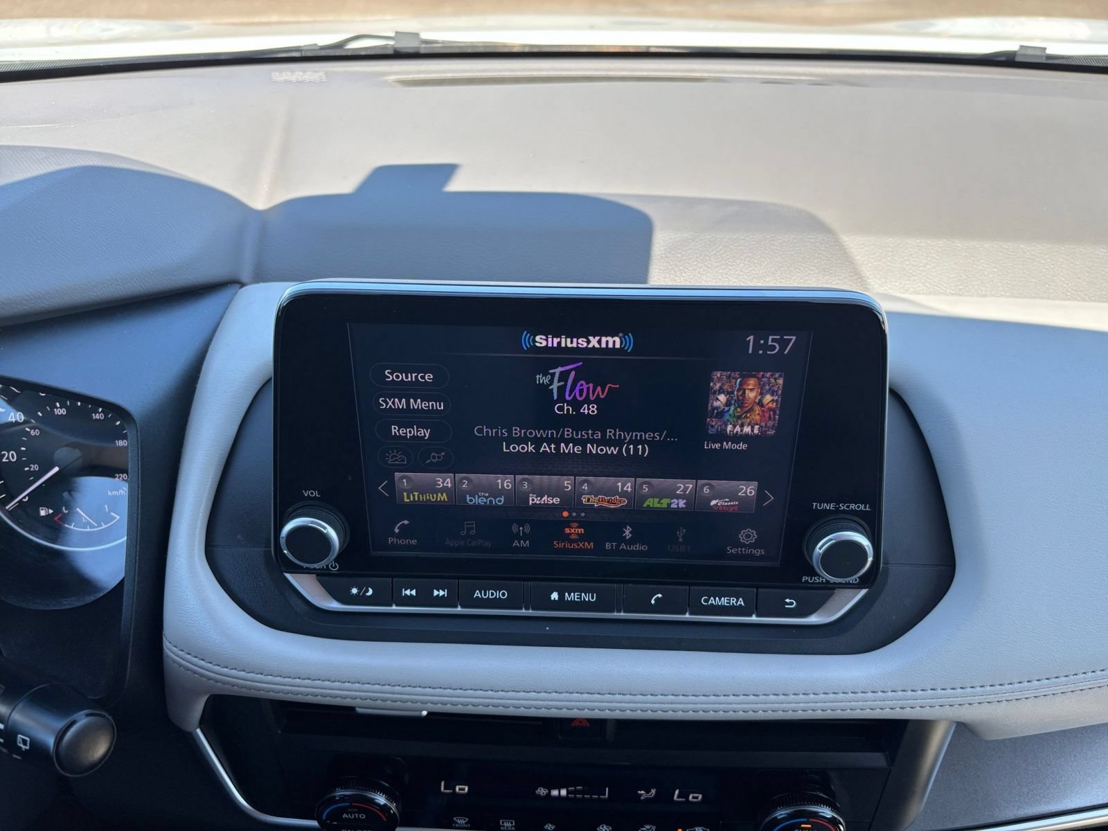 Used 2025 Nissan Rogue SV AWD/4WD image 19