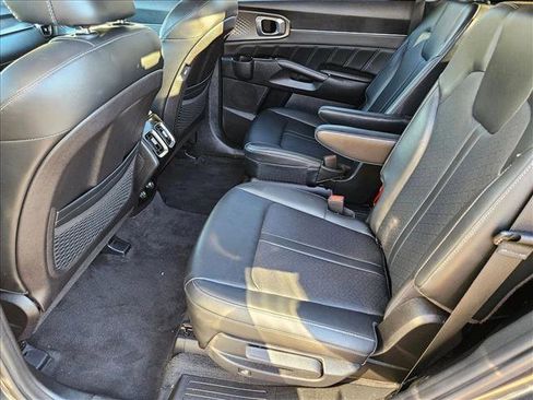 Used 2021 Kia Sorento SX image 18