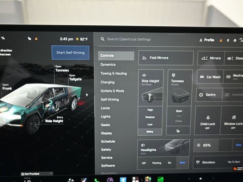 Used 2024 Tesla Cybertruck AWD Crew Cab image 17