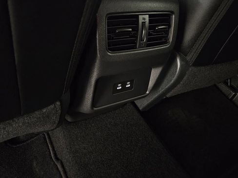 Used 2025 Nissan Rogue SL image 26