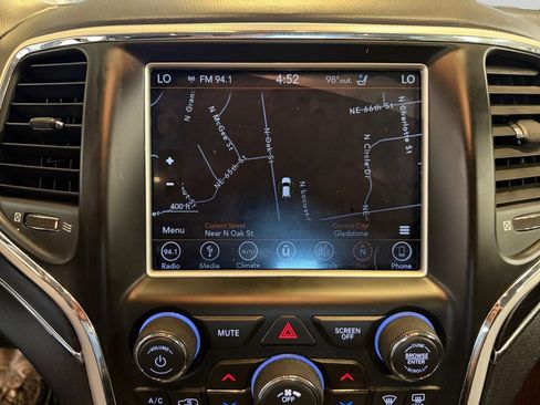 Used 2018 Jeep Grand Cherokee Summit AWD/4WD image 25