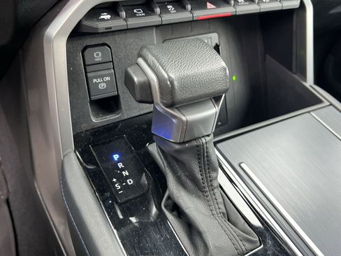 Used 2022 Toyota Tundra Platinum image 19