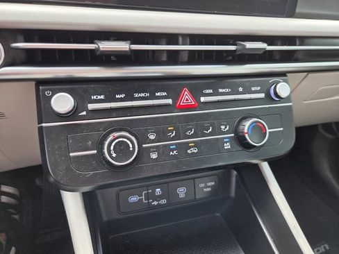 Used 2025 Hyundai Tucson SE FWD image 11
