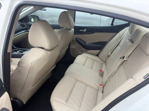 Used 2023 Nissan Maxima Platinum w/ Sport Mat Group FWD image 7