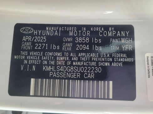 Used 2025 Hyundai Elantra SEL FWD image 33