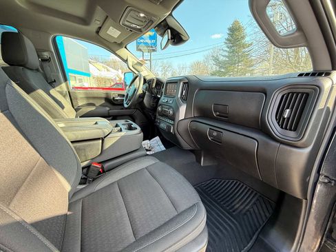 Used 2024 Chevrolet Silverado 2500 Custom w/ Custom Value Package image 24