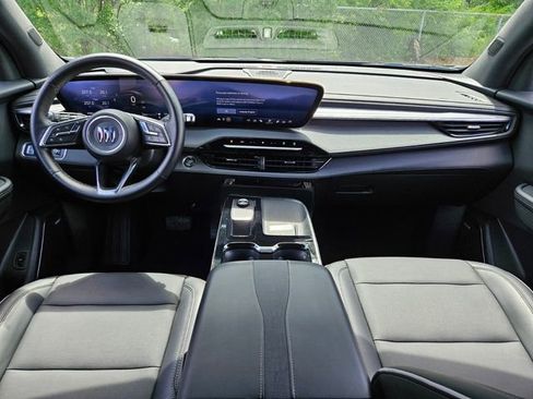 Used 2025 Buick Enclave Preferred FWD image 13