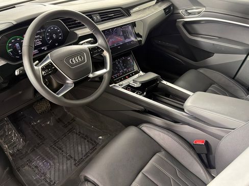 Used 2024 Audi Q8 e-tron Prestige w/ Prestige Package AWD/4WD image 9
