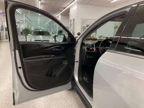Used 2019 Chevrolet Equinox LT AWD/4WD image 32