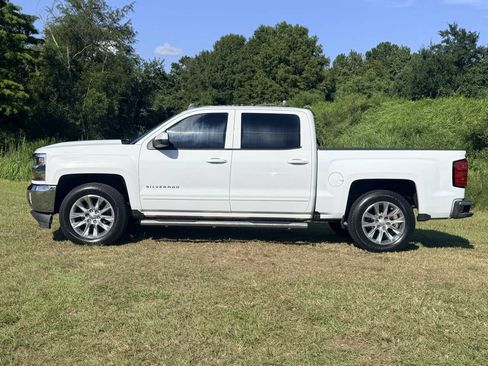 Used 2017 Chevrolet Silverado 1500 LT w/ LT Convenience Package AWD/4WD image 2