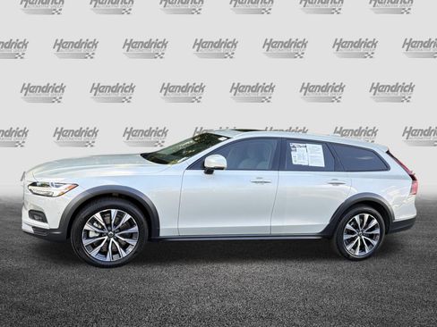 Used 2021 Volvo V90 T6 Cross Country AWD/4WD image 7
