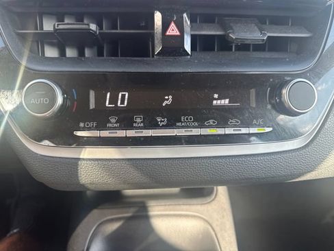 Used 2024 Toyota Corolla LE FWD image 24