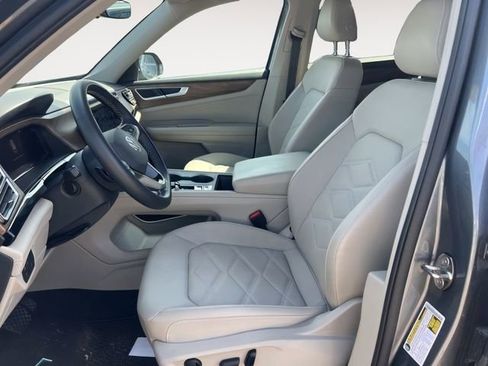 Used 2024 Volkswagen Atlas SE image 9
