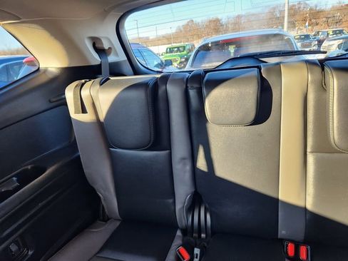 Used 2024 Subaru Ascent Onyx Edition image 9