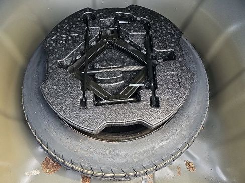 Certified 2023 Hyundai Elantra Limited FWD image 33