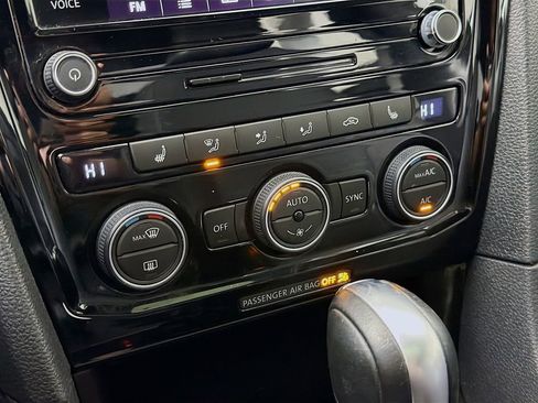 Used 2022 Volkswagen Passat 2.0T R-Line image 20