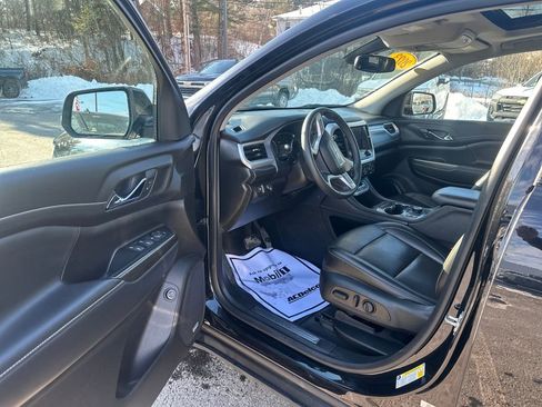 Used 2023 GMC Acadia SLT w/ Elevation Edition image 24