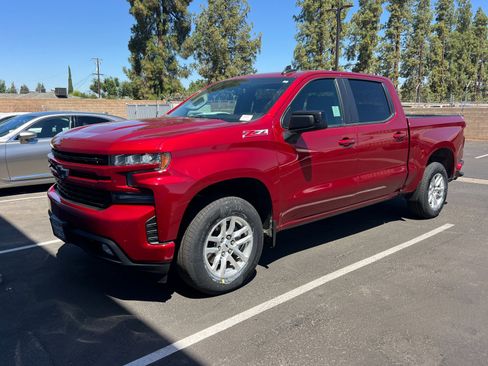 Used 2021 Chevrolet Silverado 1500 RST w/ Z71 Off-Road Package AWD/4WD image 2