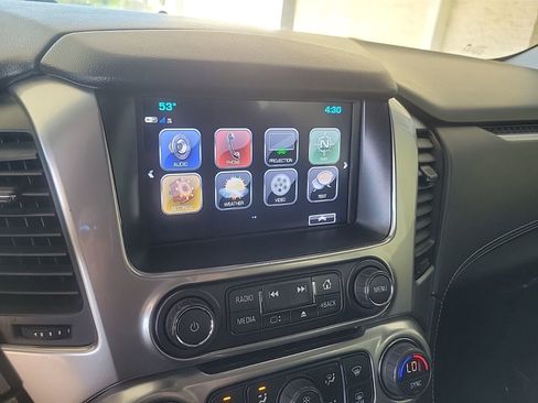 Used 2020 Chevrolet Suburban LT image 23