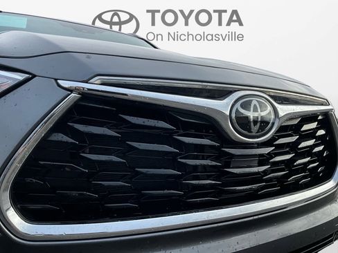 Used 2023 Toyota Highlander Limited image 10