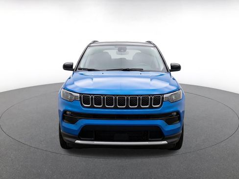 Used 2025 Jeep Compass Limited AWD/4WD image 2