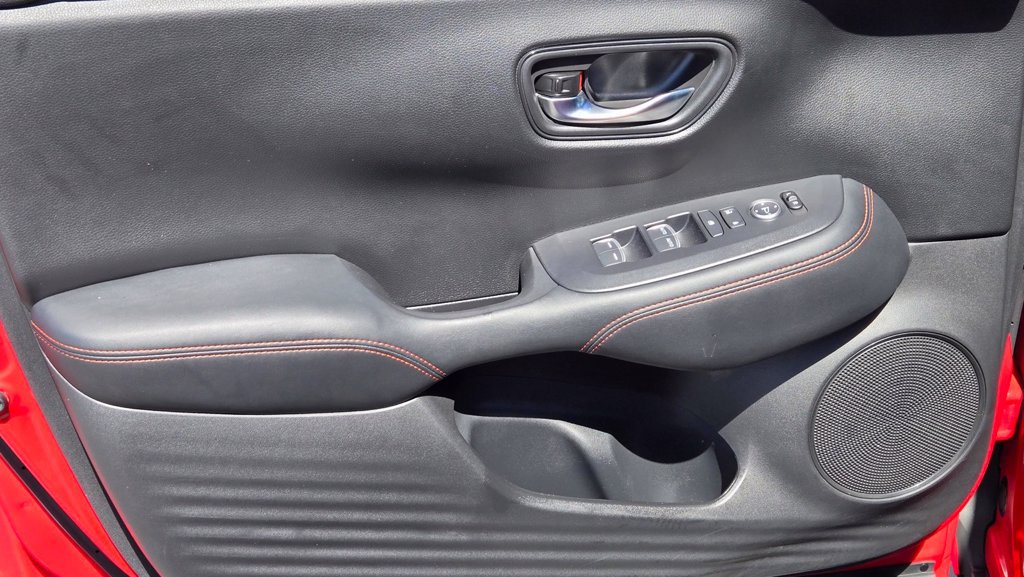 Used 2025 Honda HR-V Sport image 15