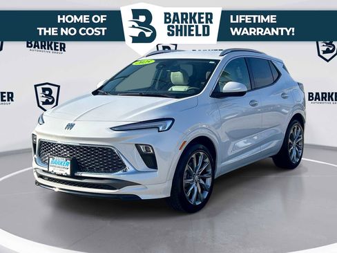 Used 2025 Buick Encore GX Avenir w/ Avenir Convenience Package FWD image 1