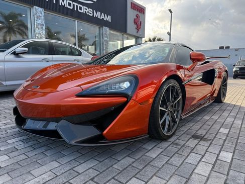 Used 2020 McLaren 570S Spider image 3