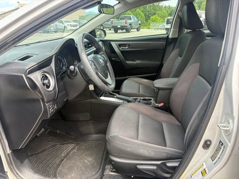 Used 2019 Toyota Corolla LE FWD image 4