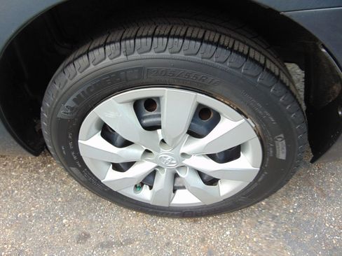 Used 2014 Toyota Corolla LE FWD image 27