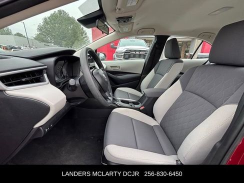 Used 2025 Toyota Corolla LE image 17